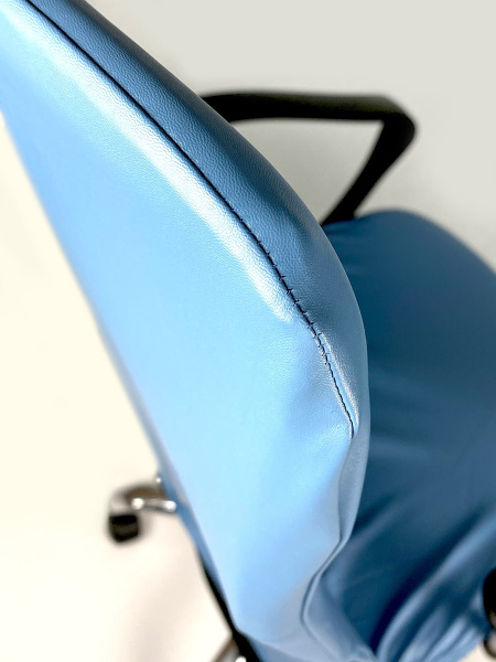 Чехол на компьютерное кресло ГЕЛЕОС 516М (размер М, кожа, голубой) (арт. ГЧ00516М)
