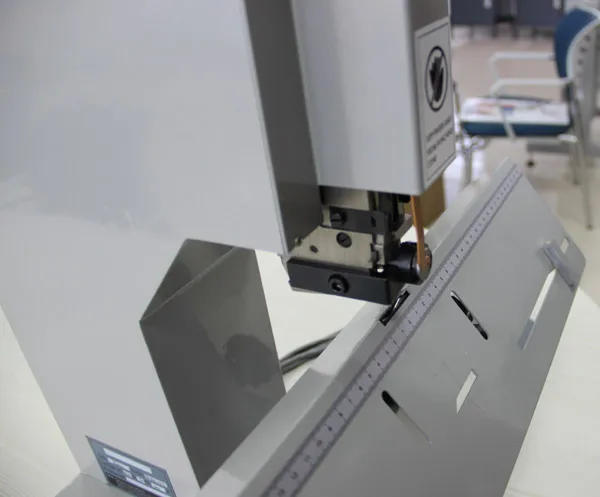 Одноголовочная проволокошвейка Bulros T-02 (арт. WE-D-tab-T02_-___-___-01)