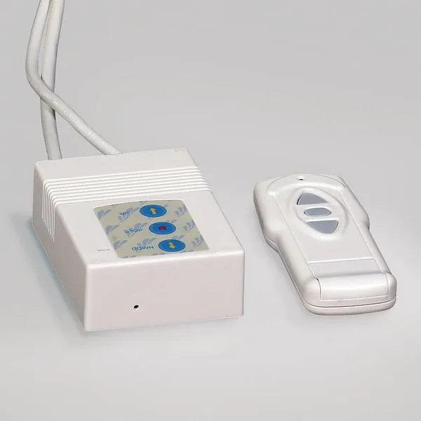 Моторизированный экран для проектора Viewscreen Breston (1:1) 213*213 (205*205) MW (арт. EBR-1105)