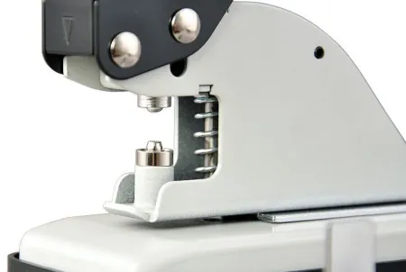 Дырокол Warrior 33100 (арт. 5018)