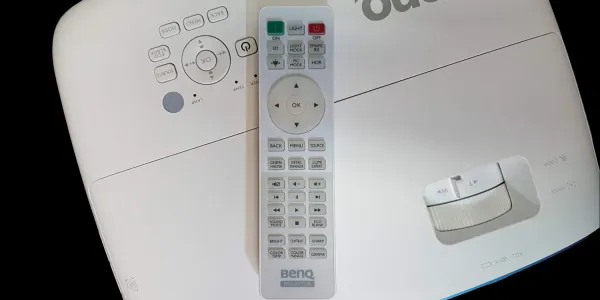 Проектор для жилой комнаты BenQ TK800M (арт. 9H.JLA77.1HE)
