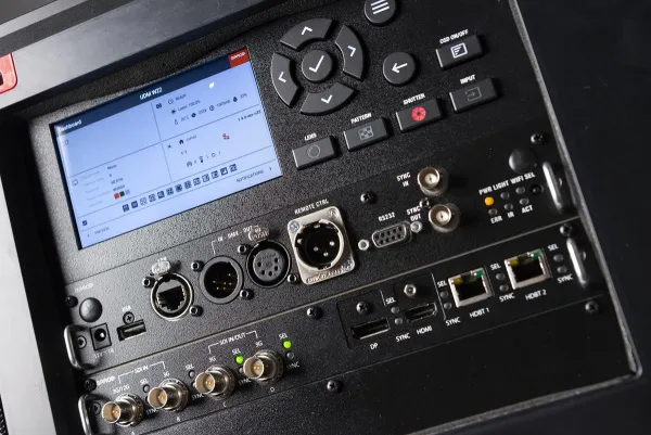 Инсталляционный проектор Barco UDM-W30 (арт. R9009070)