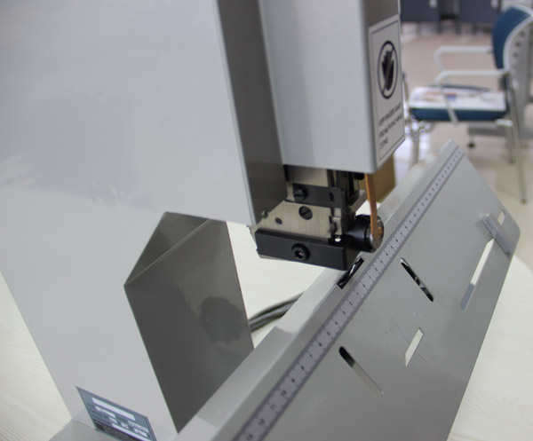 Машина для скрепления проволочными скобами Bulros T-02 (арт. WE-D-tab-T02_-___-n__-01)