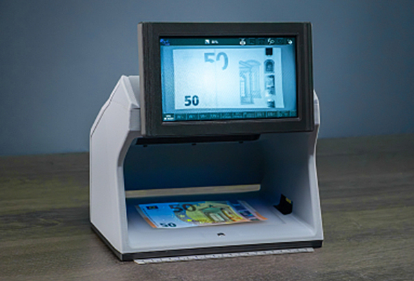 Прибор контроля подлинности документов Regula 4110 (Беларусь) (арт. 4110)