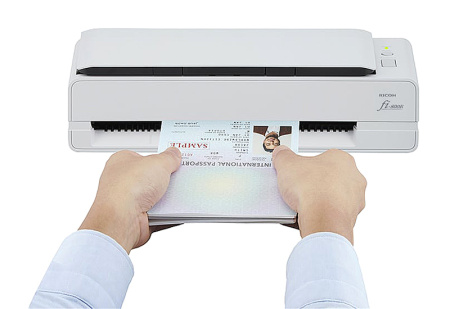 Сканер документов Fujitsu (Ricoh) fi-800R (арт. PA03795-B001)