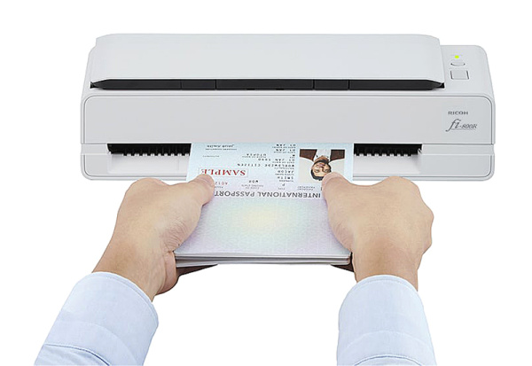 Сканер документов Fujitsu (Ricoh) fi-800R (арт. PA03795-B001)