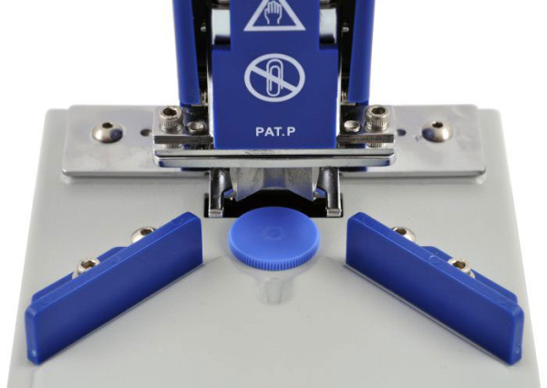 Обрезчик углов Warrior AD-1 (арт. 1448)